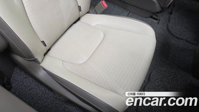 Kia Carnival 2020 — Şəkil 19/32