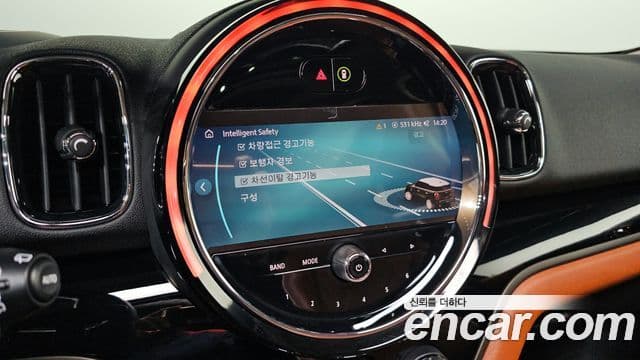 Mini Cooper S Countryman 2022 — Photo 25/30
