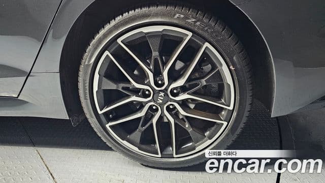 Kia K5 2021 — ფოტო 28/31