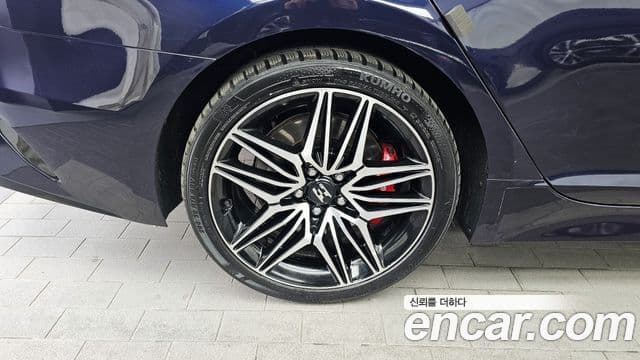 Kia Stinger 2021 — ფოტო 4/20