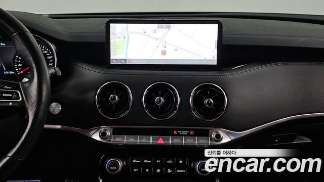 Kia Stinger 2021 — фото 13 из 20