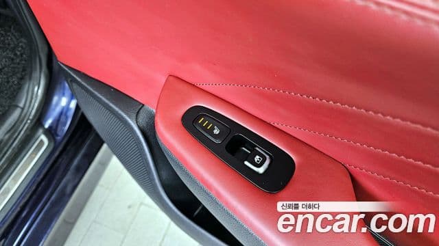 Kia Stinger 2021 — ფოტო 17/20