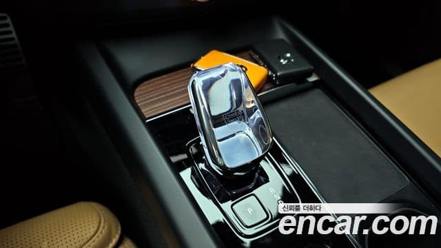 Volvo XC60 2024 — Photo 28/30