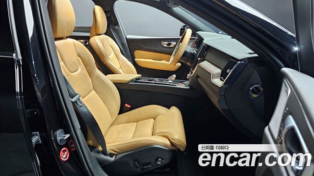 Volvo XC60 2024 — Photo 25/30