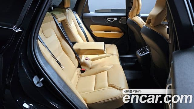 Volvo XC60 2024 — Şəkil 12/20