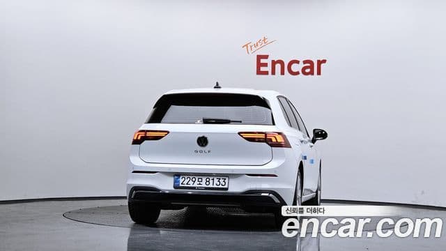 Volkswagen Golf 2025 — Photo 25/34