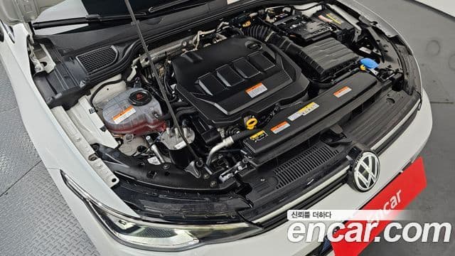 Volkswagen Golf 2025 — Photo 27/34