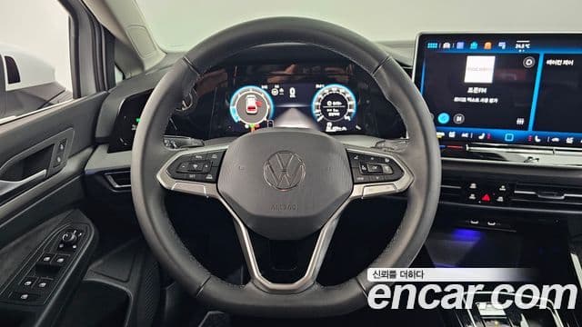 Volkswagen Golf 2025 — Photo 9/34