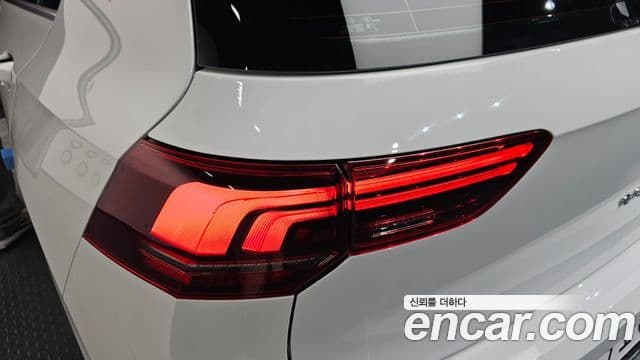 Volkswagen Golf 2025 — Photo 31/34