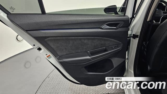 Volkswagen Golf 2025 — Photo 21/34