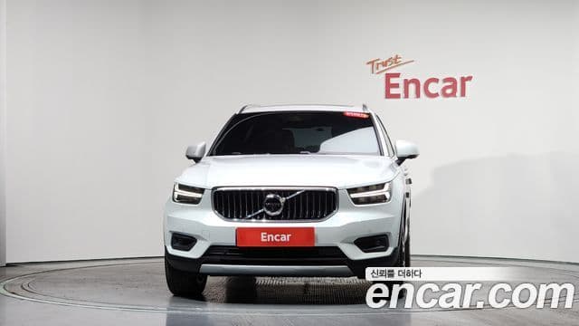 Volvo XC40 2020 — ფოტო 3/20