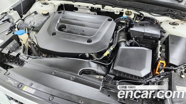 Volvo XC40 2020 — ფოტო 6/20