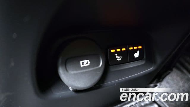 Volvo XC40 2020 — ფოტო 19/20