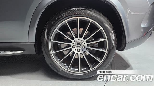 Mercedes-Benz GLE-Class 2022 — Photo 5/34