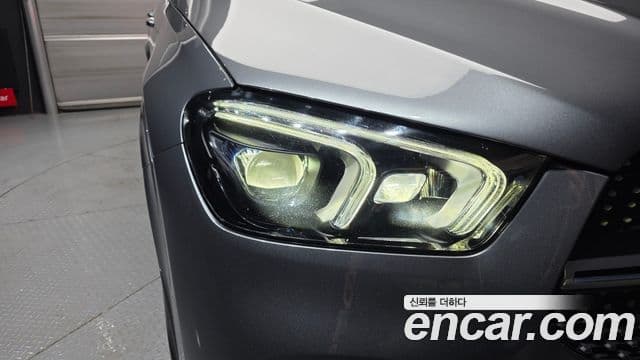 Mercedes-Benz GLE-Class 2022 — Photo 20/34