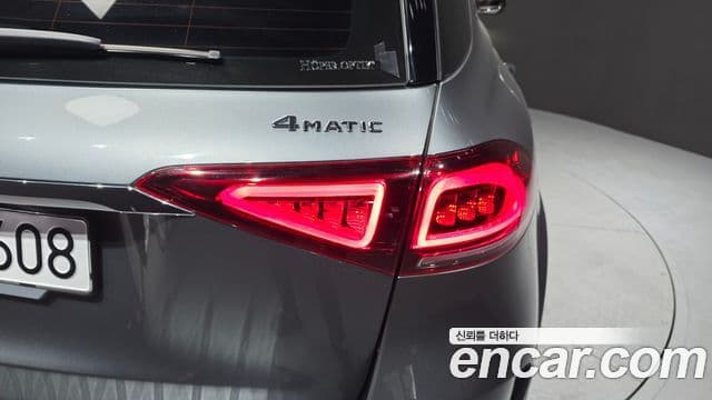 Mercedes-Benz GLE-Class 2022 — Photo 25/34