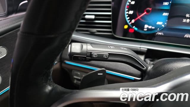 Mercedes-Benz GLE-Class 2022 — Photo 1/34