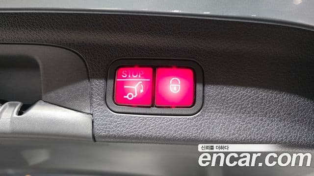 Mercedes-Benz GLE-Class 2022 — Photo 23/34