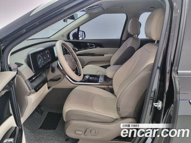 Kia Carnival 2023 — ფოტო 12/20