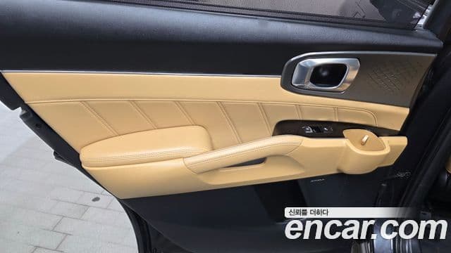 Kia Sorento 2022 — Photo 21/37