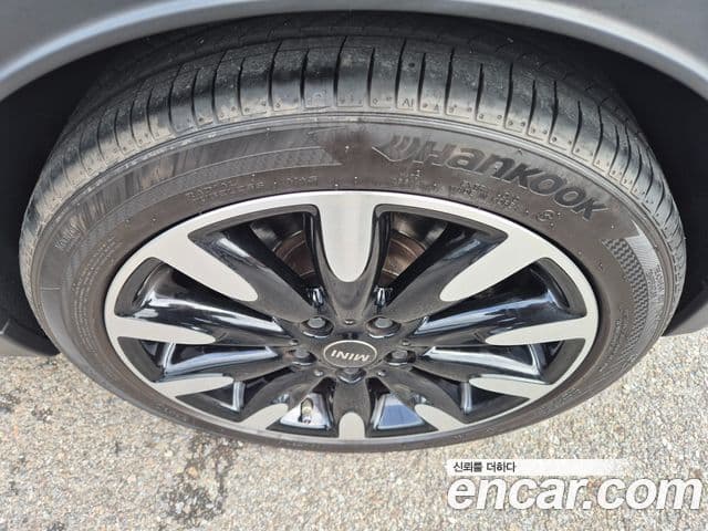 Mini Cooper S 2021 — Photo 8/19