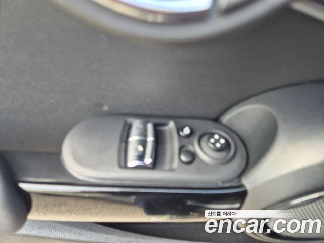 Mini Cooper S 2021 — Photo 3/19