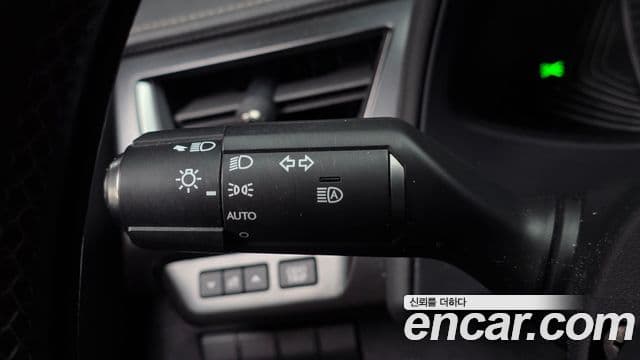 Lexus UX250h 2020 — Şəkil 14/20