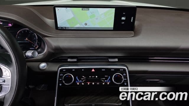 Genesis GV80 2020 — ფოტო 14/20
