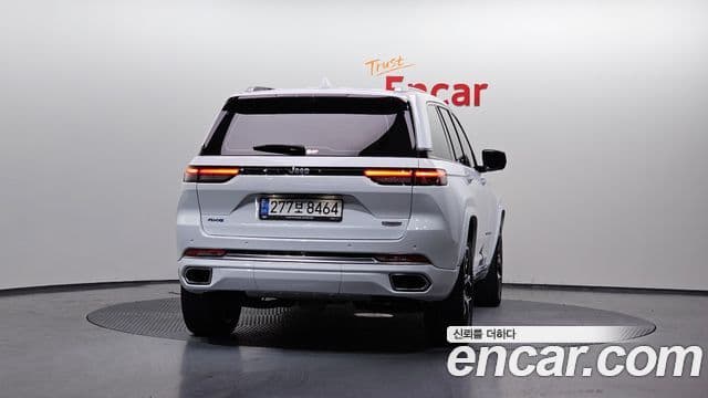 Jeep Grand Cherokee 2022 — ფოტო 4/20