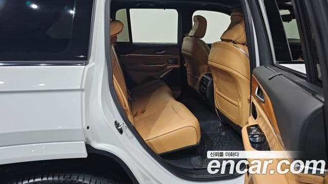 Jeep Grand Cherokee 2022 — ფოტო 11/20