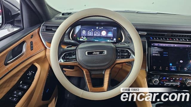 Jeep Grand Cherokee 2022 — ფოტო 12/20