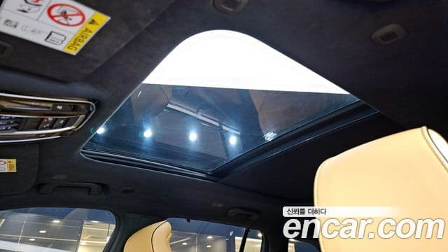 Jeep Grand Cherokee 2022 — ფოტო 19/20