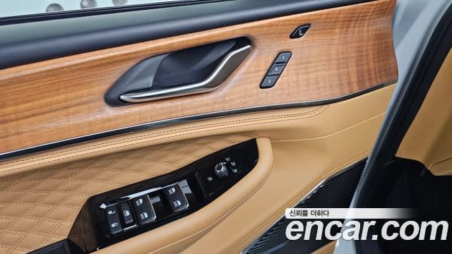 Jeep Grand Cherokee 2022 — Photo 29/33