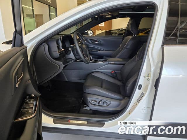 Toyota Crown Crossover 2025 — Şəkil 9/16