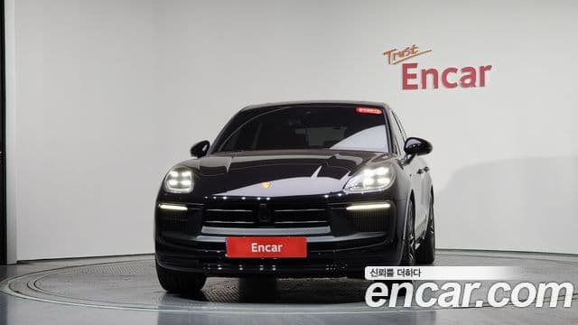 Porsche Macan 2022 — ფოტო 5/33