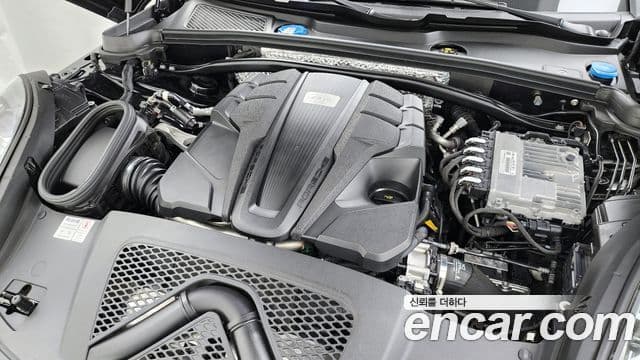 Porsche Macan 2022 — ფოტო 6/33