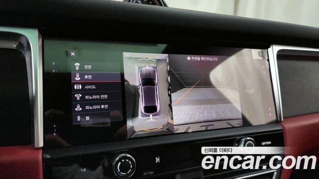 Porsche Macan 2022 — ფოტო 28/33