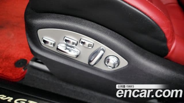 Porsche Macan 2022 — ფოტო 14/33