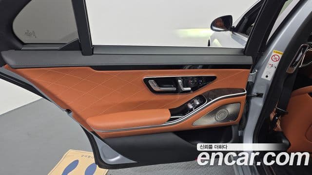 Mercedes-Benz S-Class 2021 — Photo 24/30