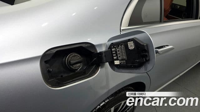 Mercedes-Benz S-Class 2021 — Photo 10/30