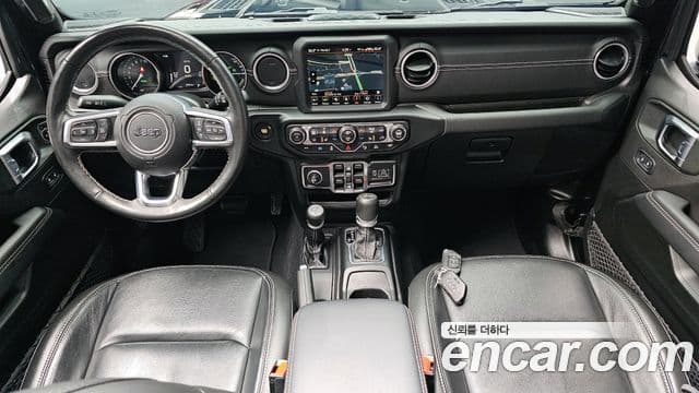 Jeep Wrangler 2022 — Şəkil 10/20