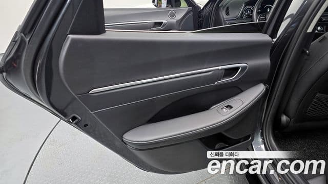 Hyundai Sonata Hybrid 2021 — Photo 10/31