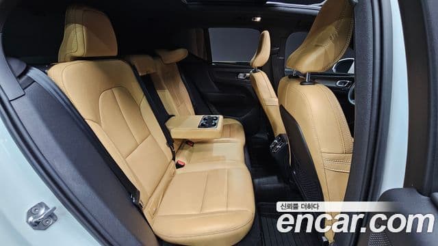 Volvo XC40 2021 — Şəkil 19/20