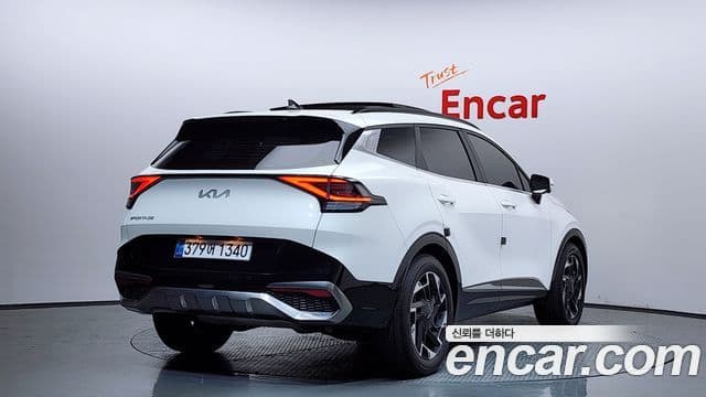 Kia Sportage 2021 — ფოტო 2/20