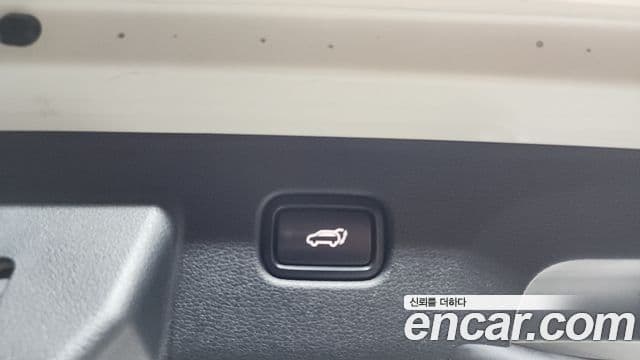 Kia Sportage 2021 — ფოტო 17/20