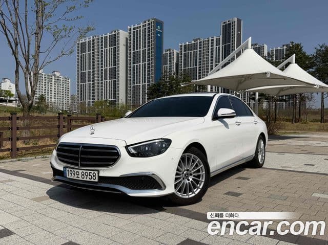 Mercedes-Benz E-Class 2021 — Фото 1/20