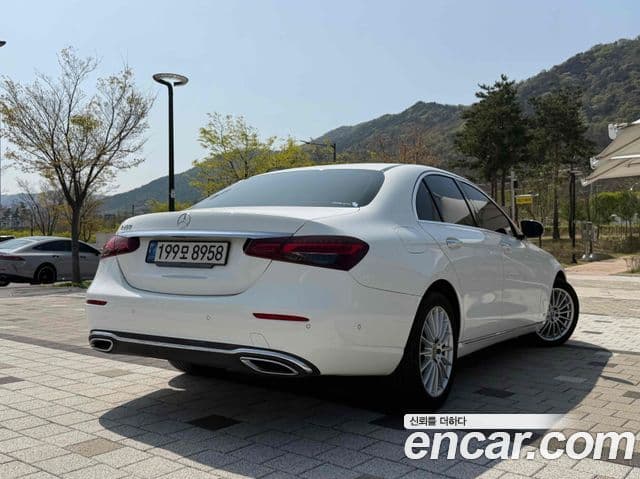 Mercedes-Benz E-Class 2021 — Фото 2/20