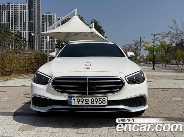 Mercedes-Benz E-Class 2021 — Фото 3/20