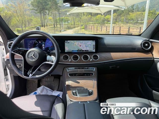 Mercedes-Benz E-Class 2021 — Фото 7/20