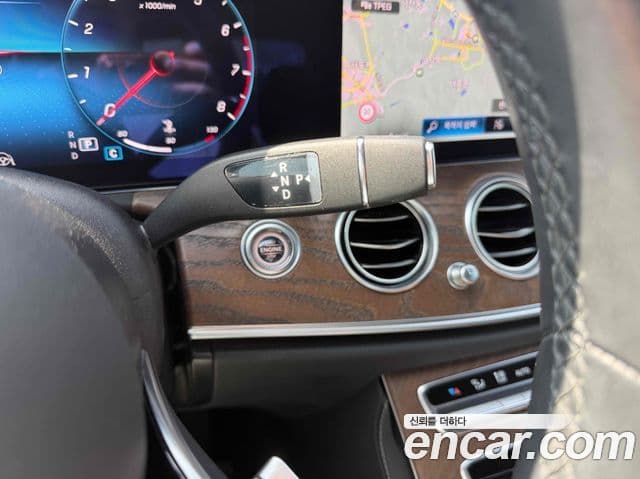 Mercedes-Benz E-Class 2021 — Фото 9/20